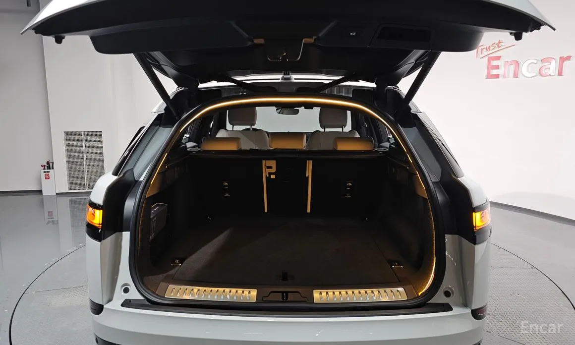 Фото 20 - Land Rover Range Rover Velar