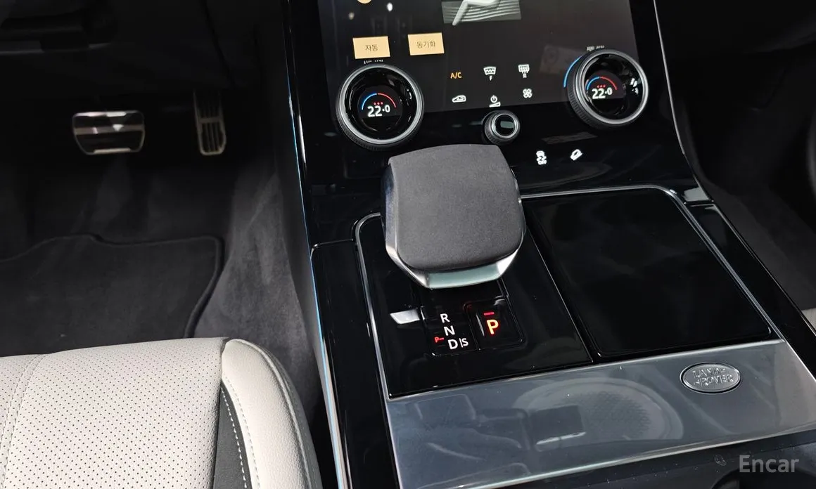 Фото 9 - Land Rover Range Rover Velar