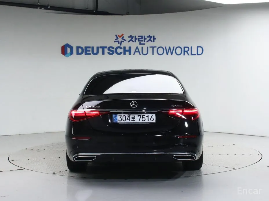 Фото 4 - Mercedes-Benz S-Class