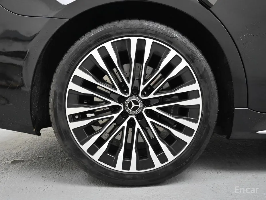 Фото 5 - Mercedes-Benz S-Class