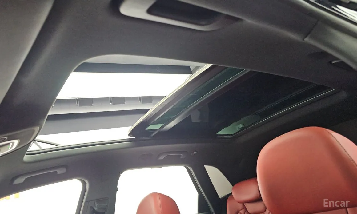 Фото 18 - Audi SQ5