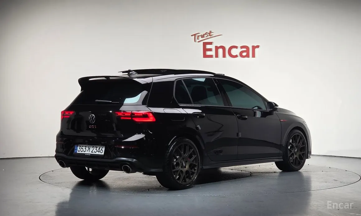 Фото 2 - Volkswagen Golf