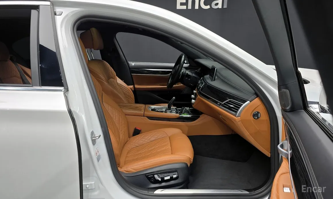 Фото 11 - BMW 7 Series