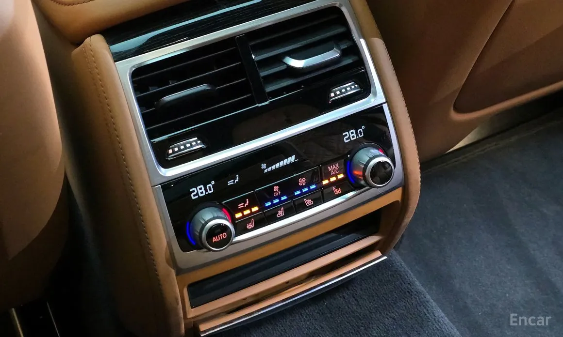 Фото 19 - BMW 7 Series