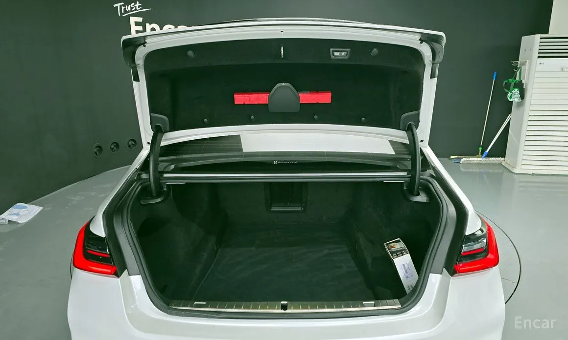 Фото 20 - BMW 7 Series