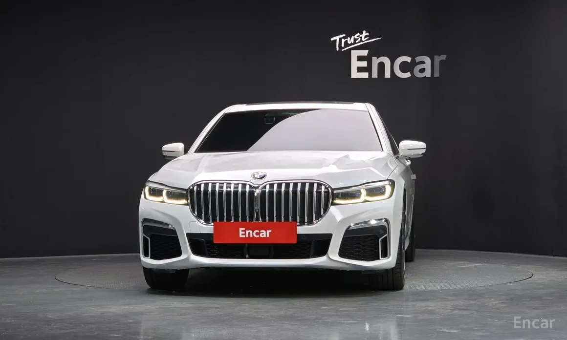 Фото 3 - BMW 7 Series