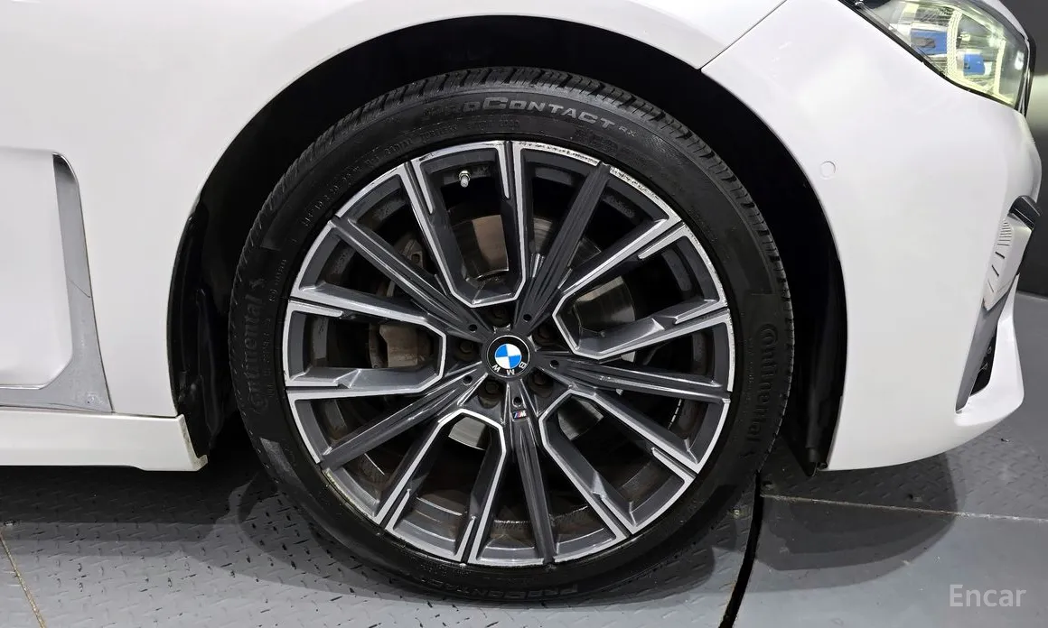 Фото 5 - BMW 7 Series