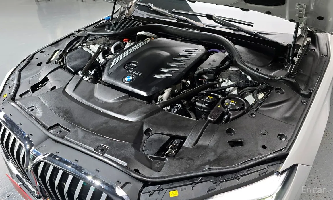 Фото 6 - BMW 7 Series