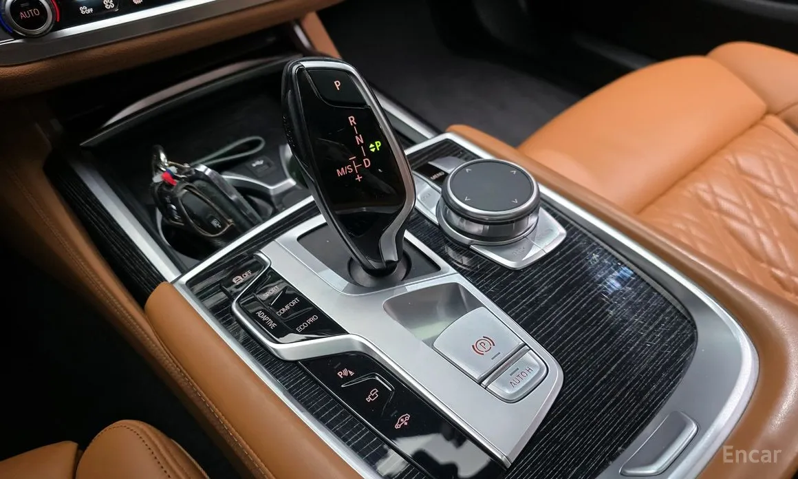 Фото 9 - BMW 7 Series