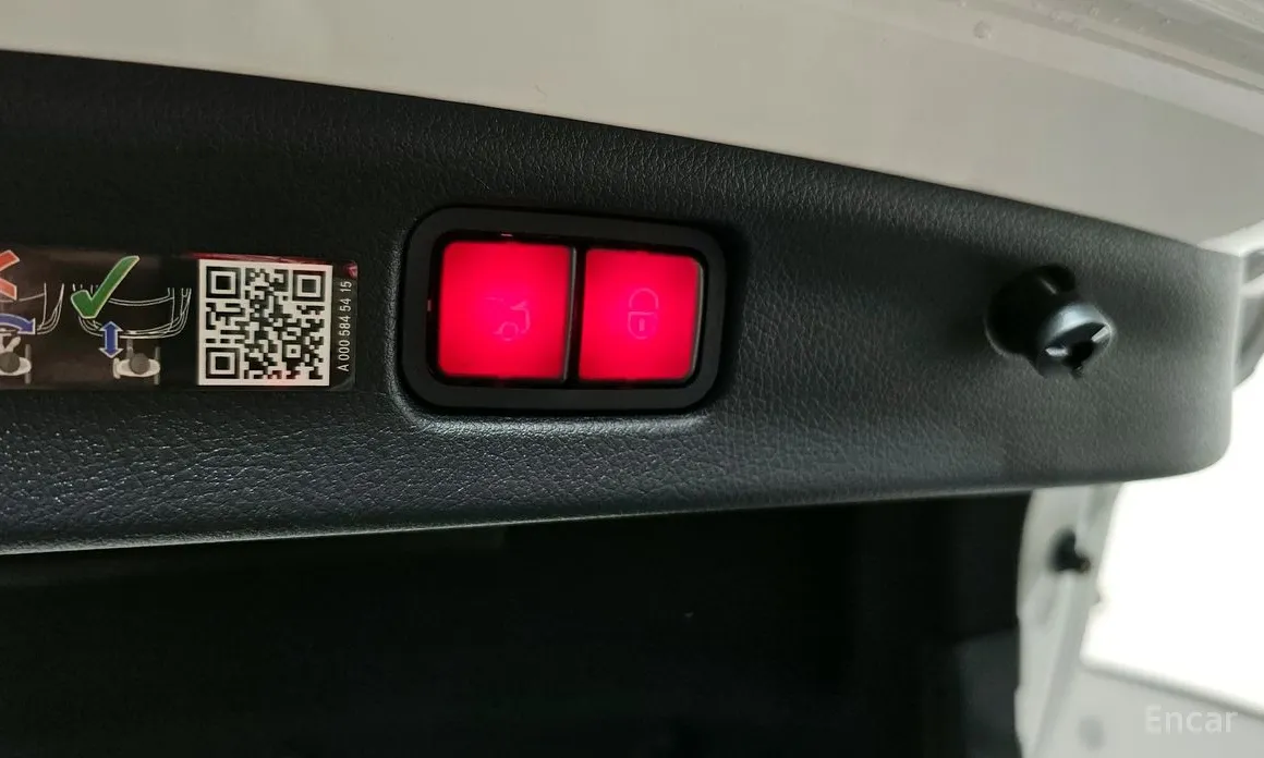 Фото 20 - Mercedes-Benz C-Class