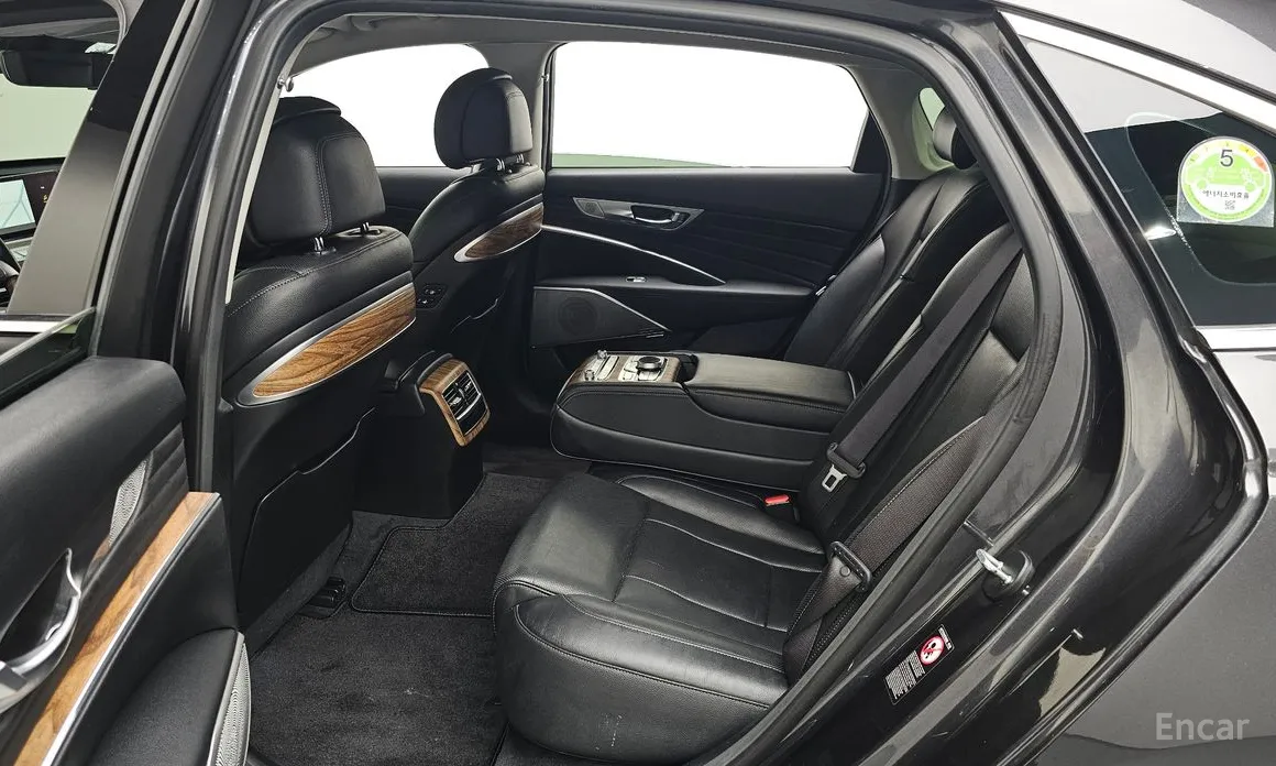 Фото 12 - Kia K9