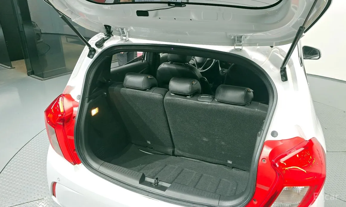 Фото 20 - Chevrolet Spark