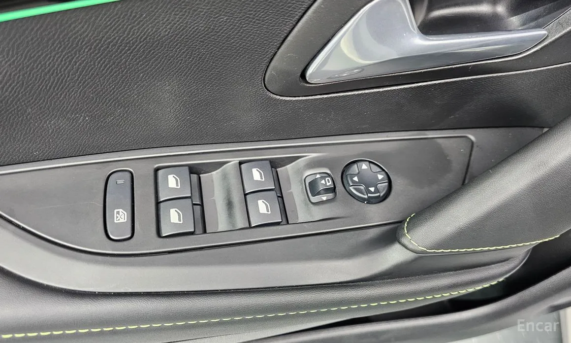 Фото 17 - Peugeot 208