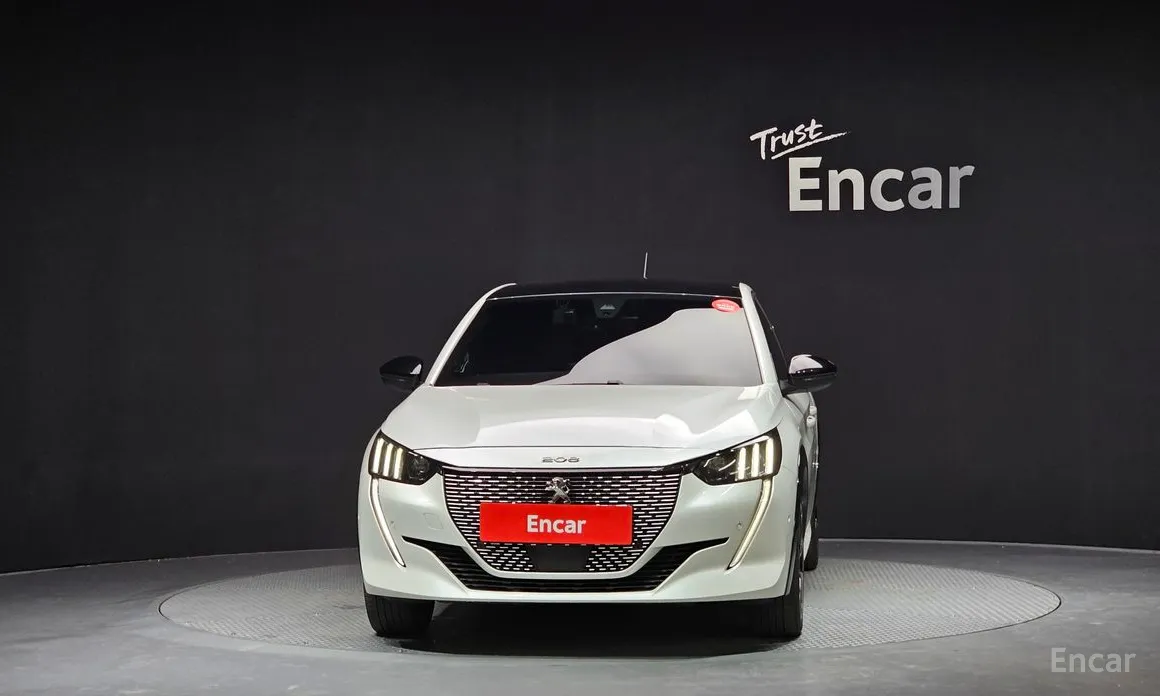 Фото 3 - Peugeot 208