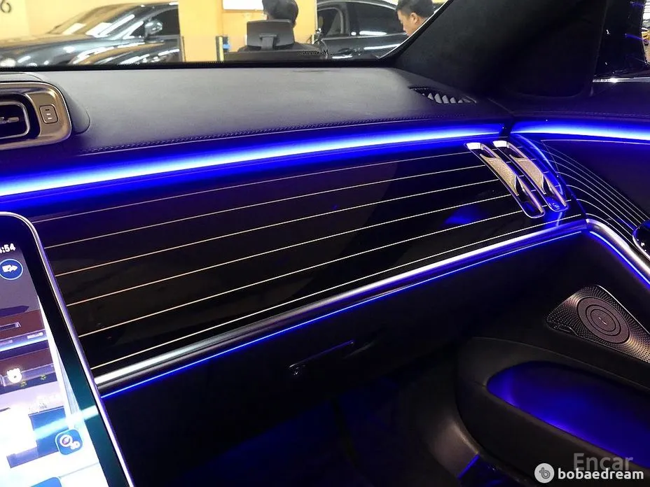 Фото 18 - Mercedes-Benz S-Class