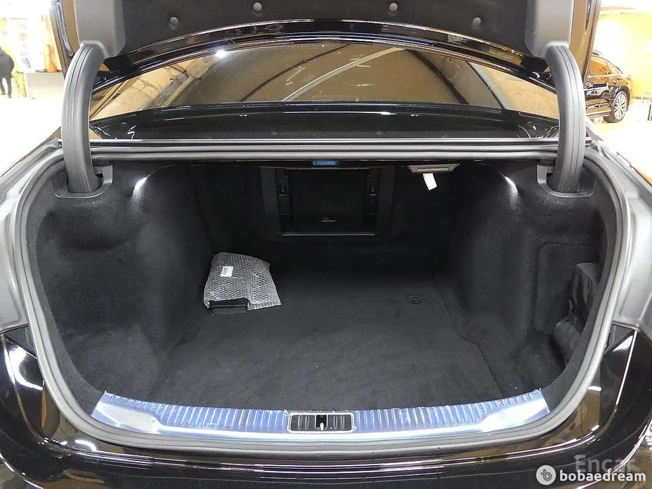 Фото 20 - Mercedes-Benz S-Class