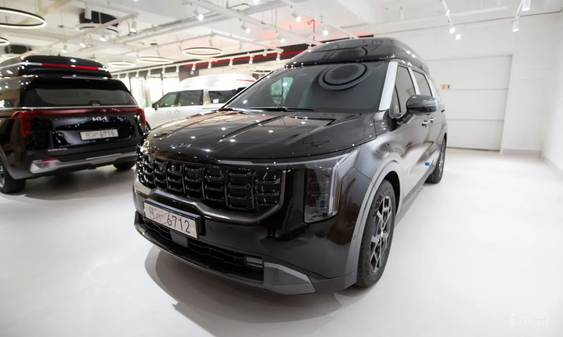 Фото 1 - Kia Carnival