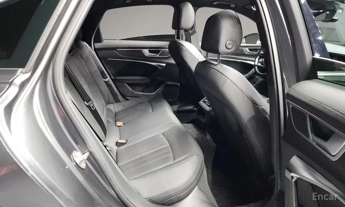 Фото 12 - Audi A6