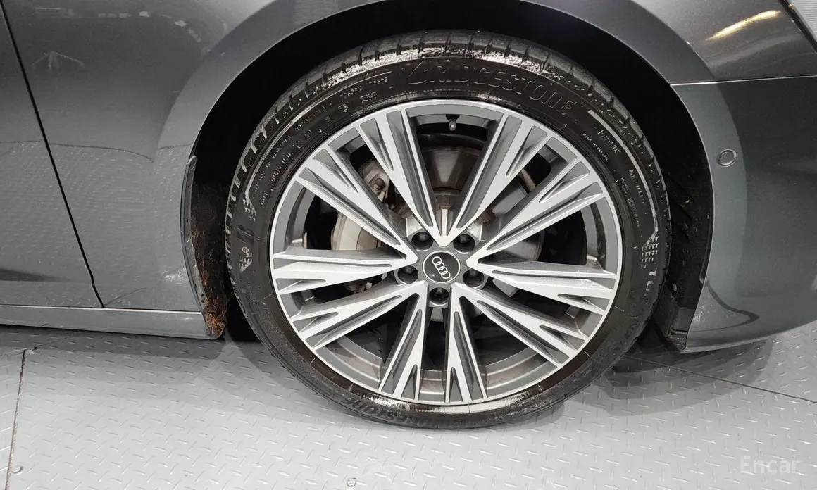 Фото 5 - Audi A6