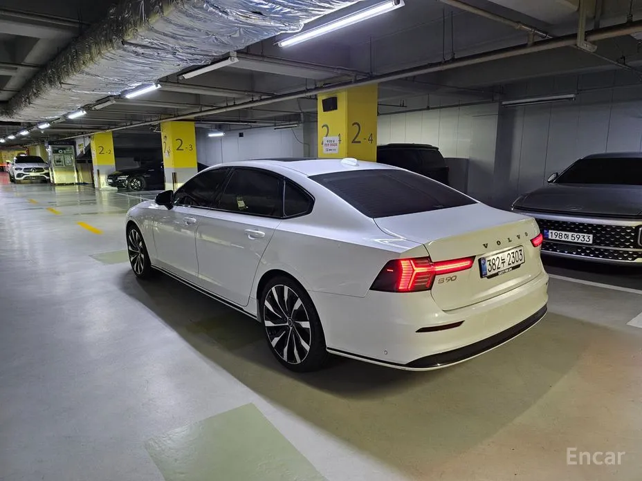 Фото 3 - Volvo S90