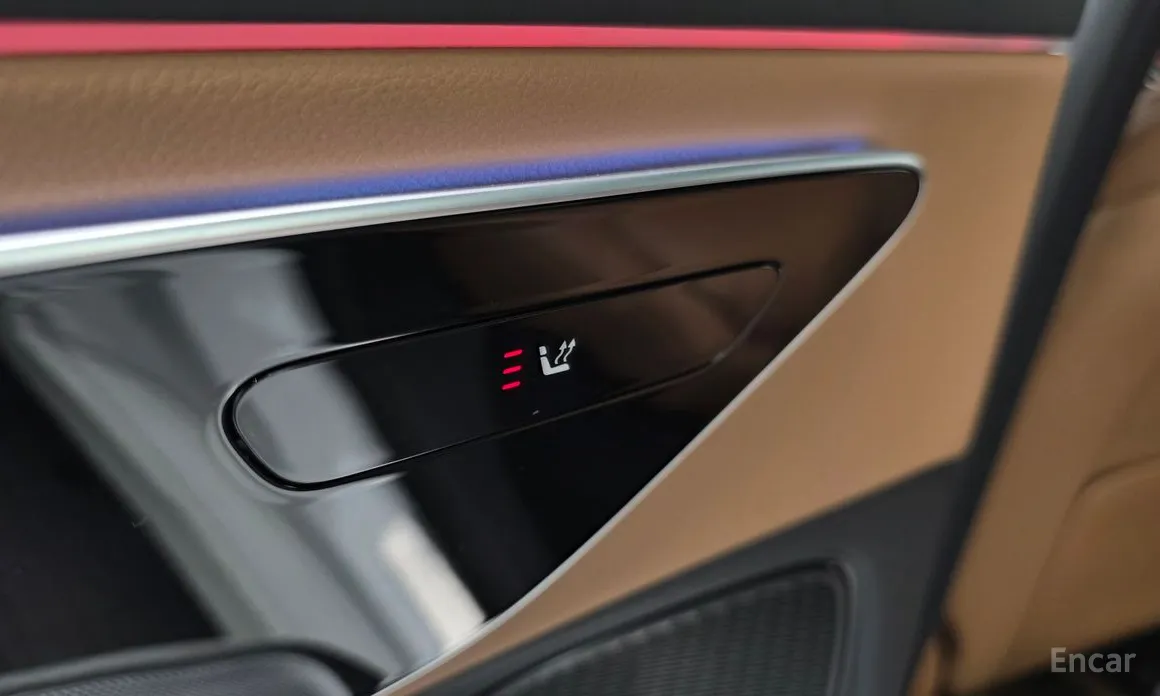 Фото 18 - Mercedes-Benz E-Class