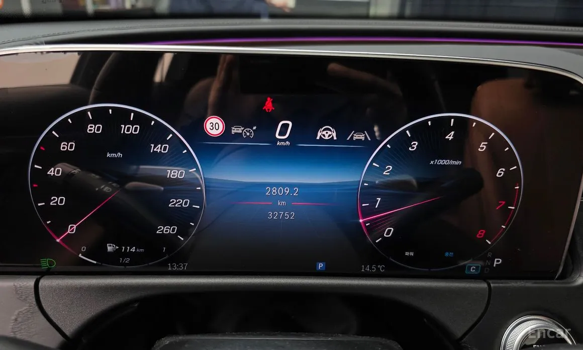 Фото 8 - Mercedes-Benz E-Class