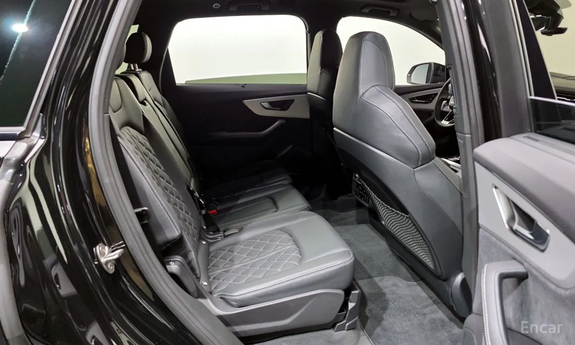 Фото 12 - Audi Q7