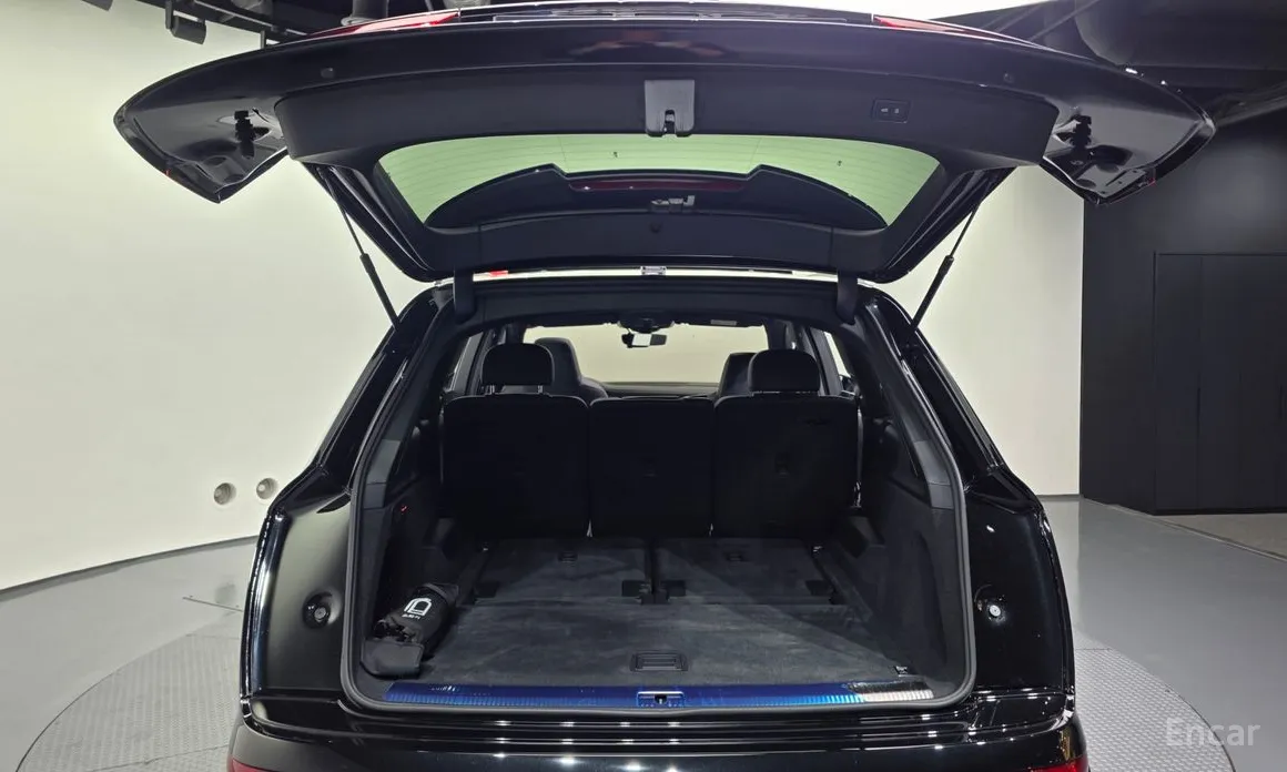 Фото 20 - Audi Q7