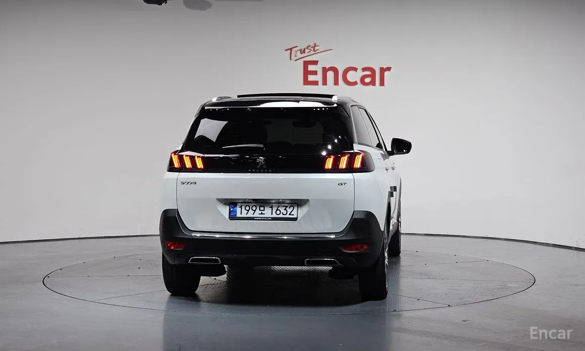 Фото 4 - Peugeot 5008