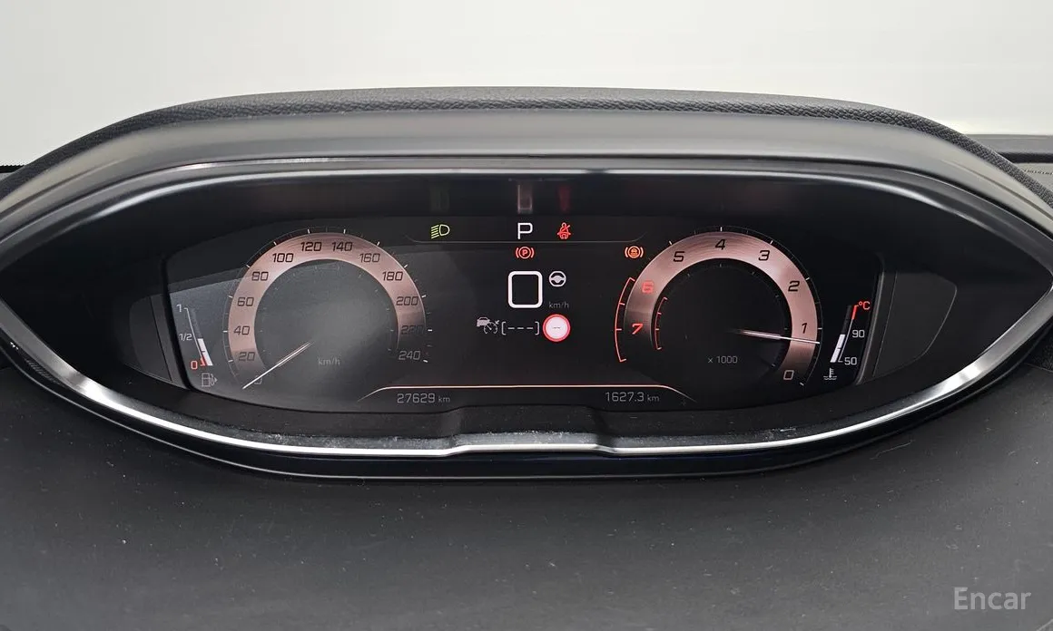 Фото 8 - Peugeot 5008