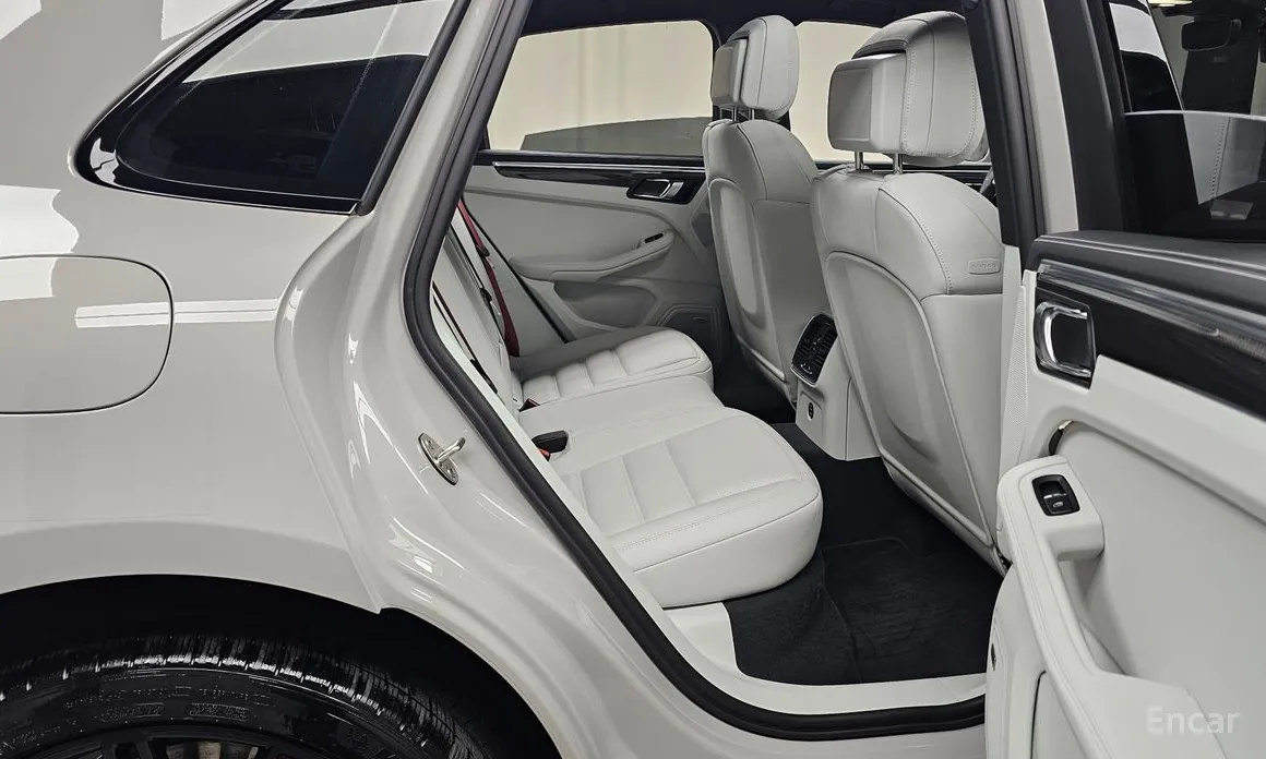 Фото 12 - Porsche Macan