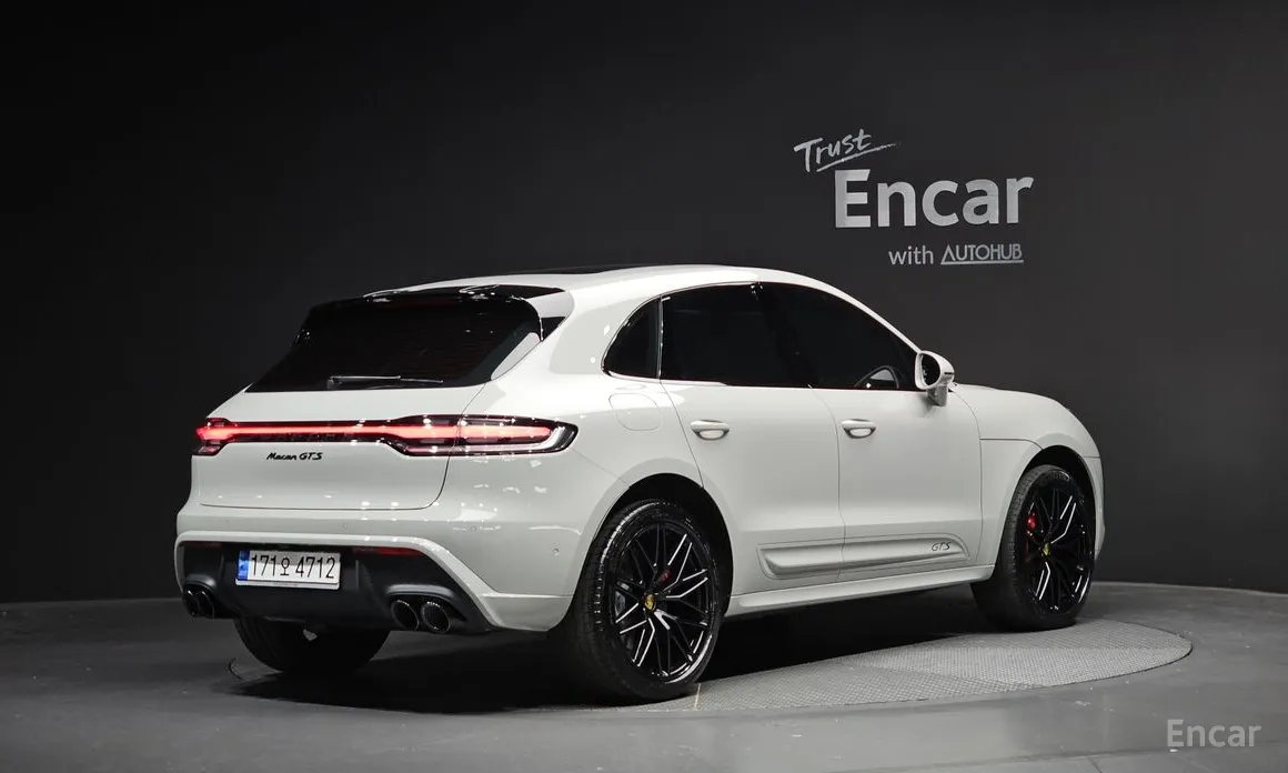 Фото 2 - Porsche Macan