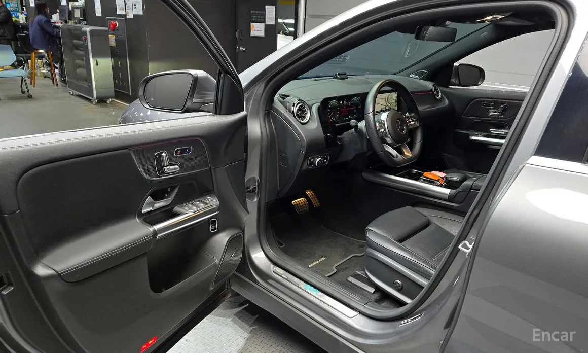 Фото 10 - Mercedes-Benz EQA