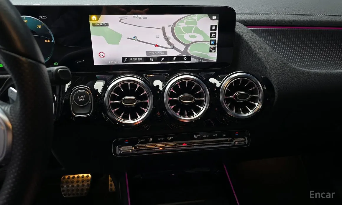 Фото 16 - Mercedes-Benz EQA