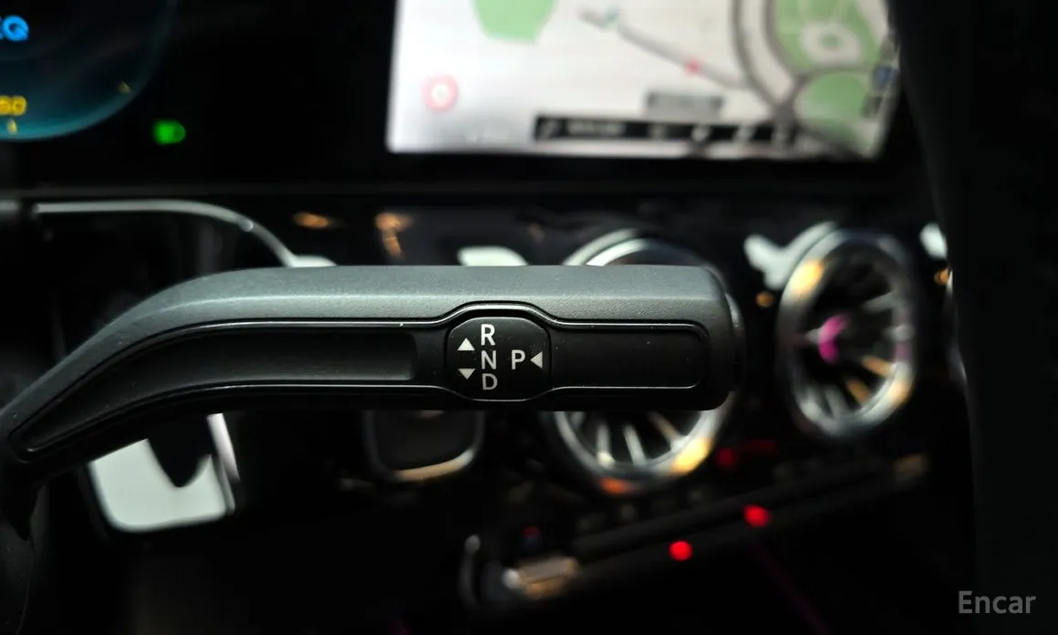 Фото 9 - Mercedes-Benz EQA