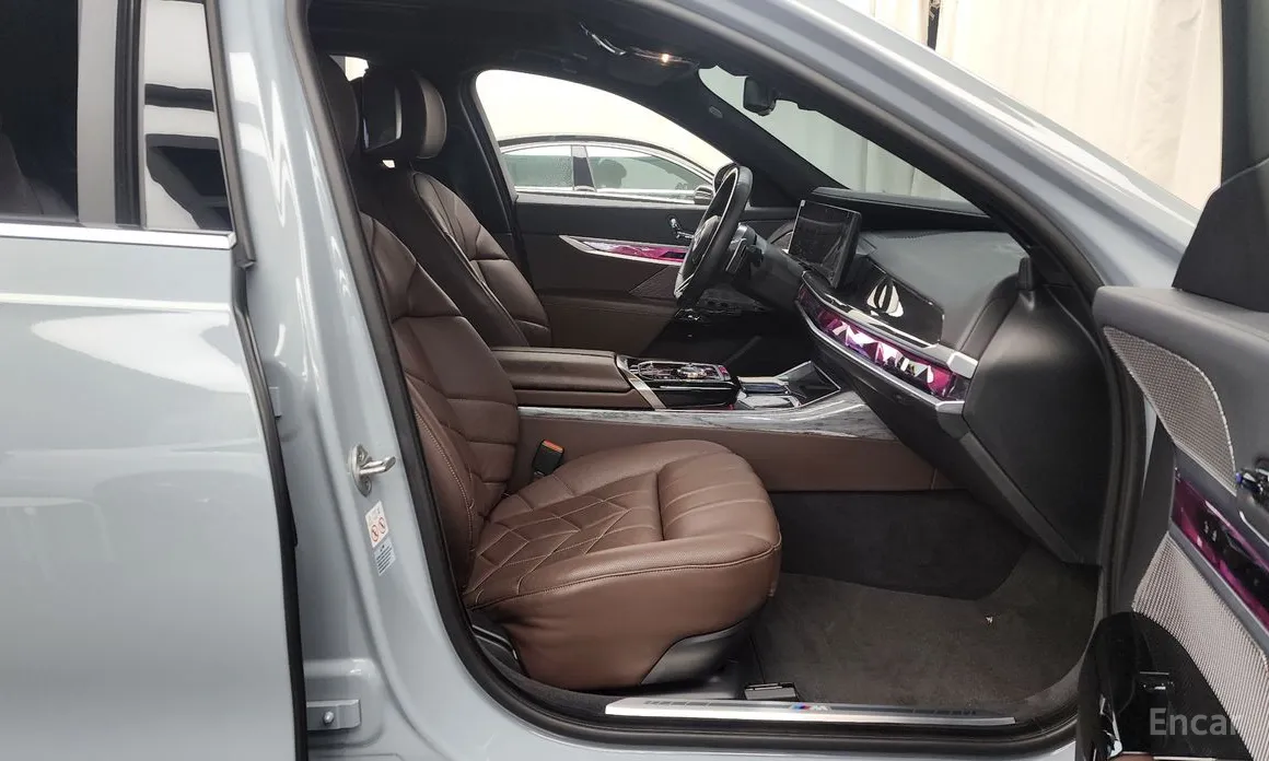 Фото 11 - BMW 7 Series