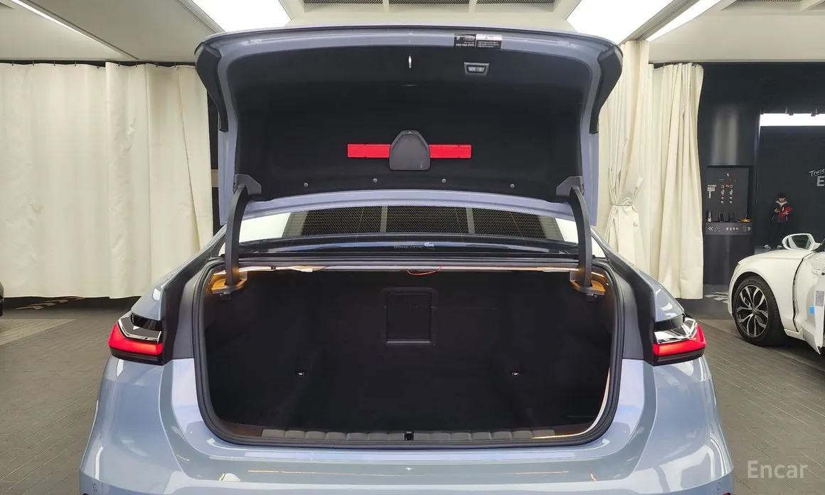 Фото 20 - BMW 7 Series