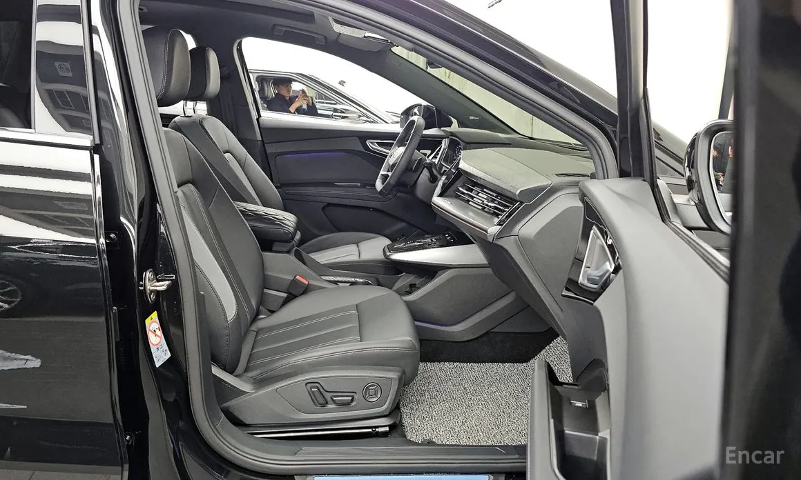 Фото 11 - Audi Q4 e-tron