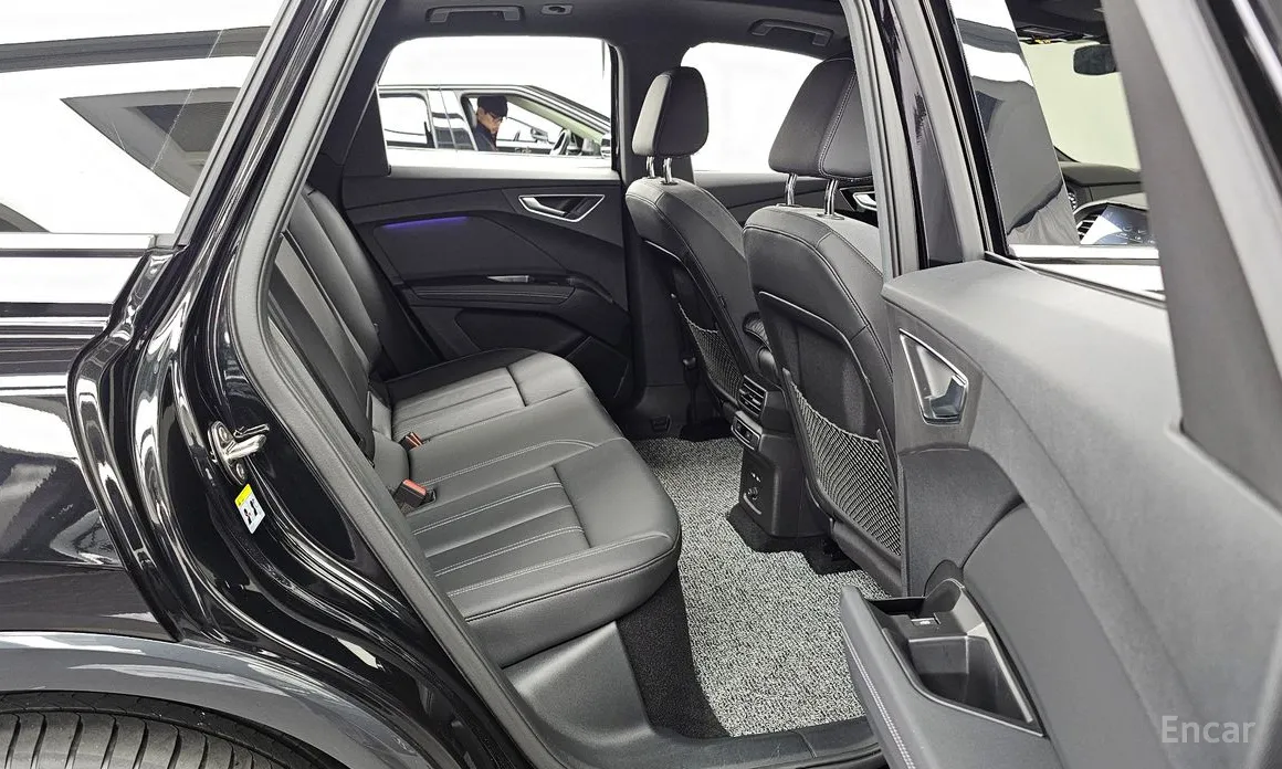 Фото 12 - Audi Q4 e-tron