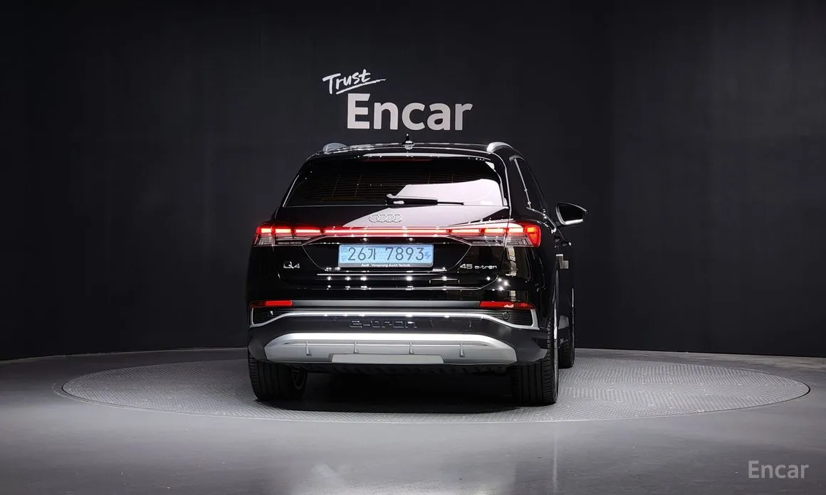 Фото 4 - Audi Q4 e-tron