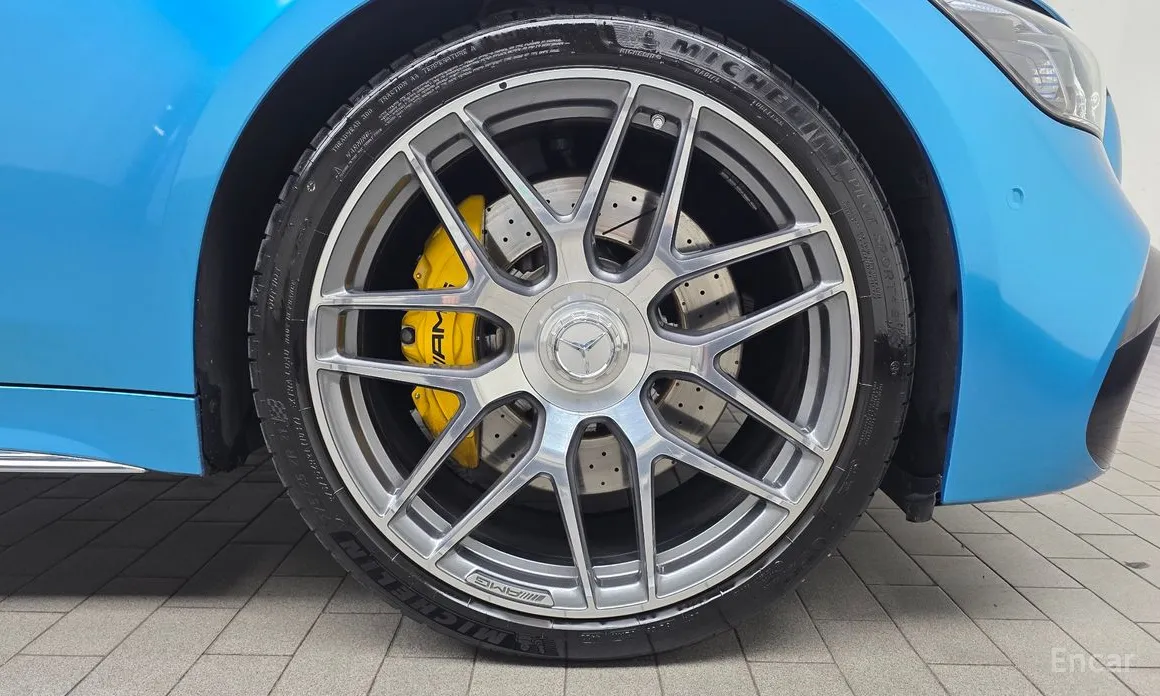 Фото 5 - Mercedes-Benz AMG GT