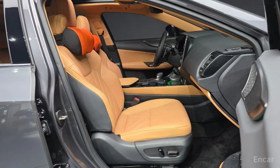 Фото 11 - Lexus NX