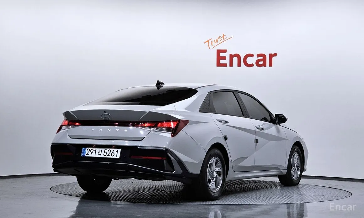 Фото 2 - Hyundai Avante