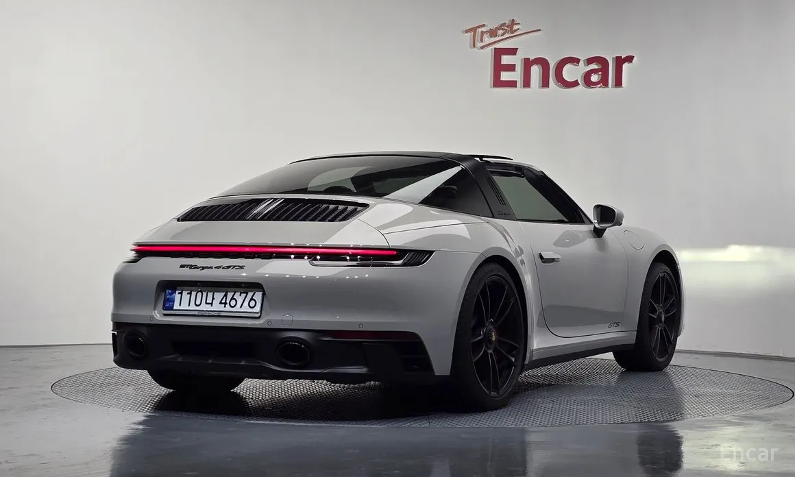 Фото 2 - Porsche 911