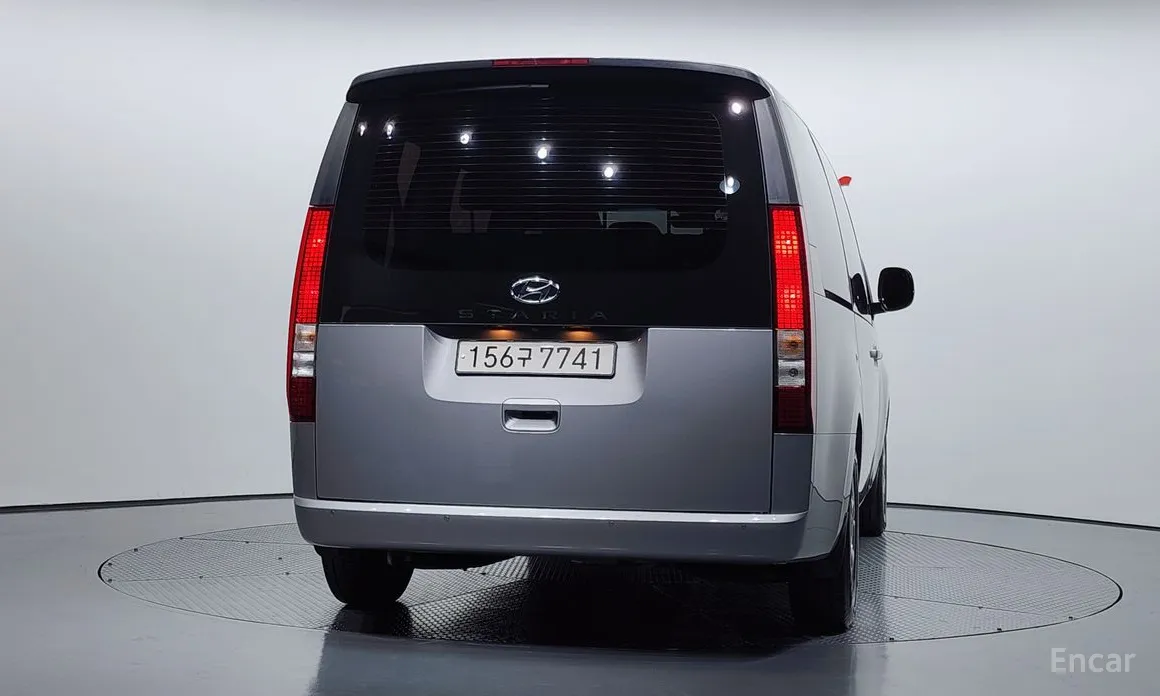 Фото 4 - Hyundai Staria