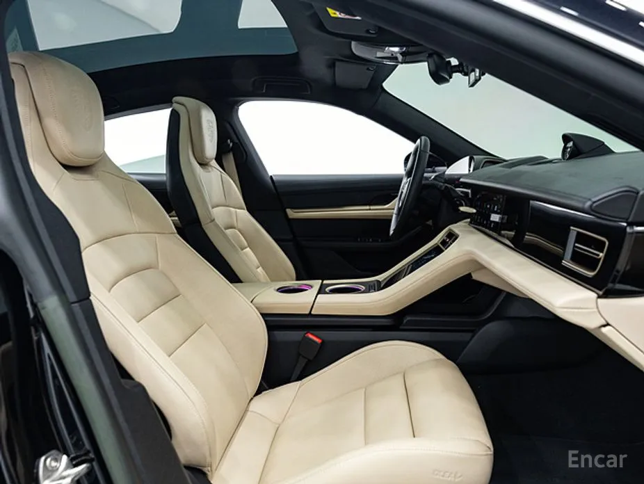 Фото 13 - Porsche Taycan