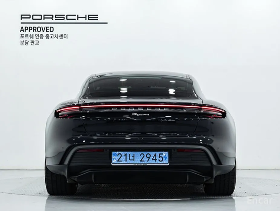 Фото 4 - Porsche Taycan