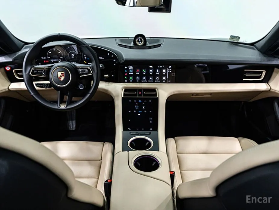 Фото 7 - Porsche Taycan