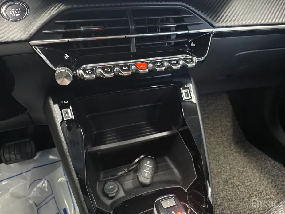 Фото 14 - Peugeot 2008