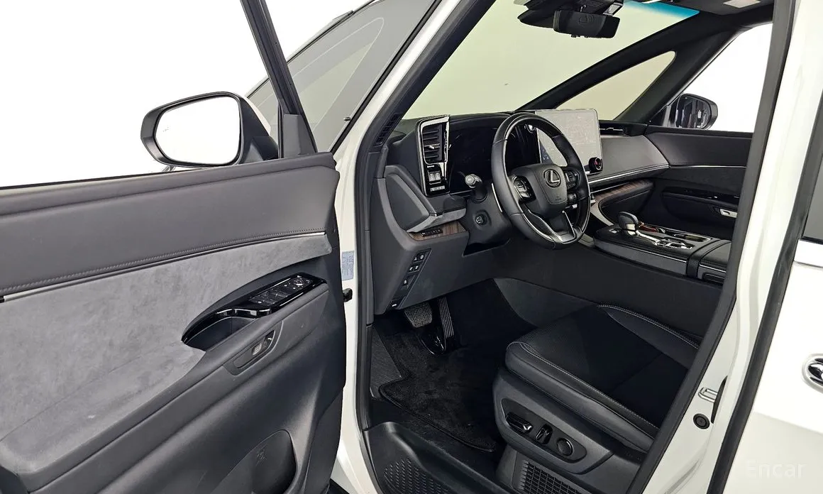 Фото 12 - Lexus LM